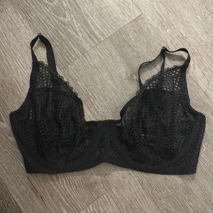 NWOT Victoria’s Secret Demi bra - Size 32DD